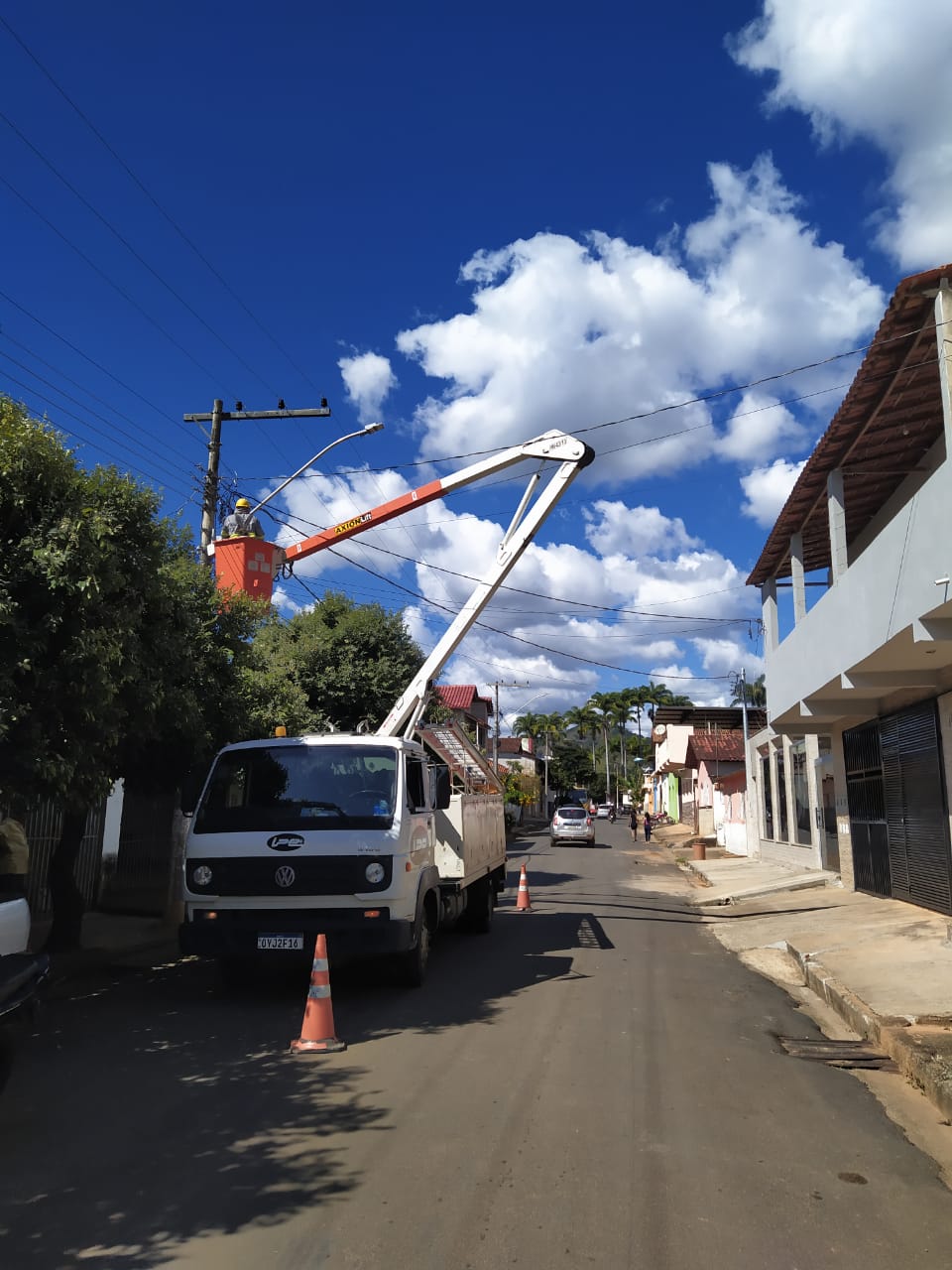 PREFEITURA AVANÇA NA PADRONIZAÇÃO E MODERNIZAÇÃO DA ILUMINAÇÃO PÚBLICA